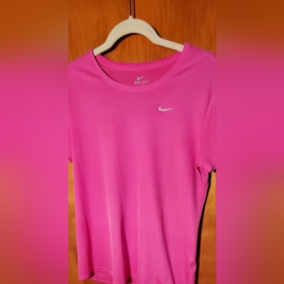 Nike Tops - NIKE